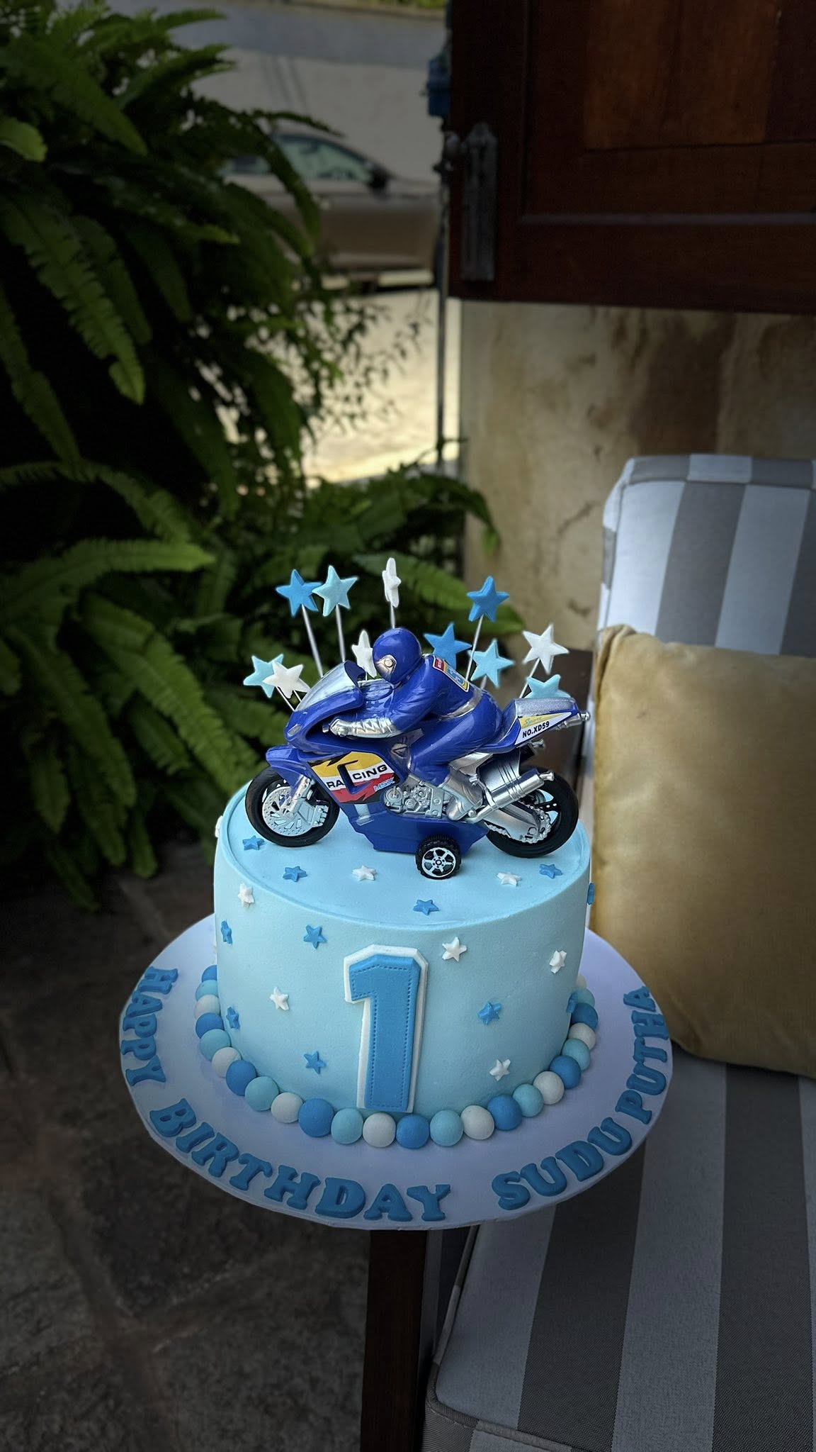 Customized Cakes image 4